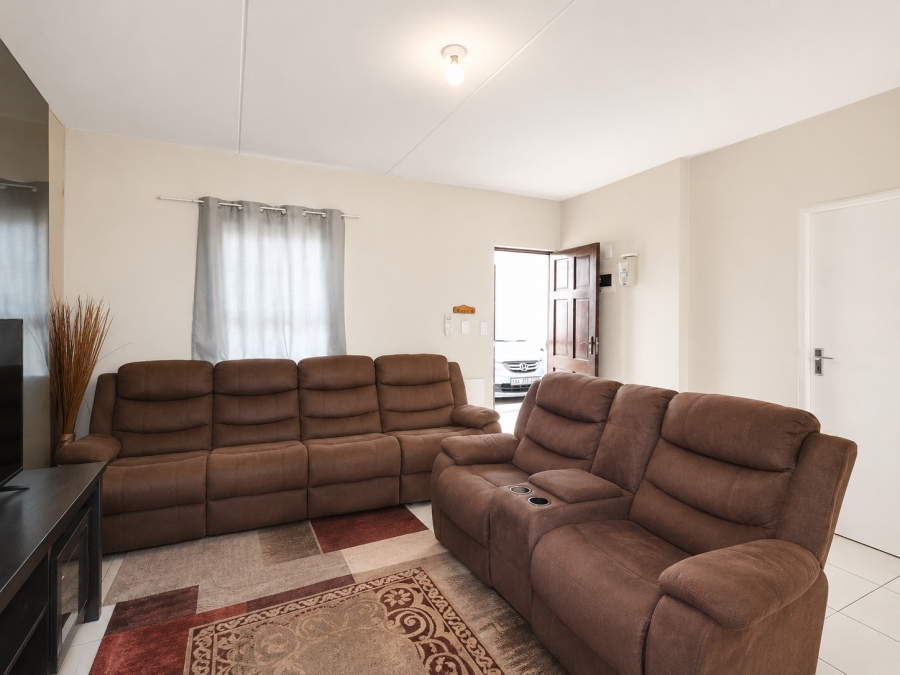 2 Bedroom Property for Sale in Parklands Western Cape